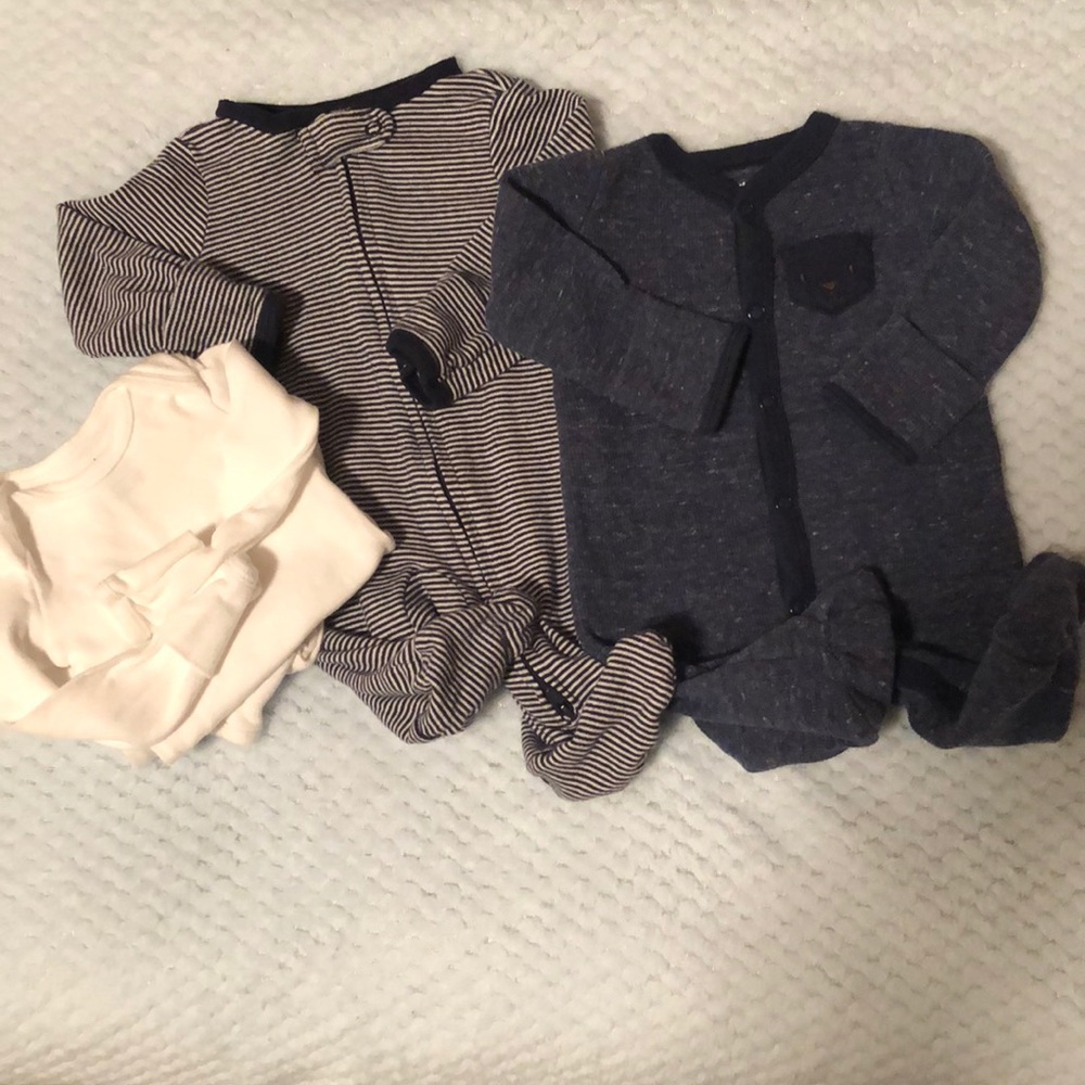 Carter’s newborn blue sleepers & one 1piece